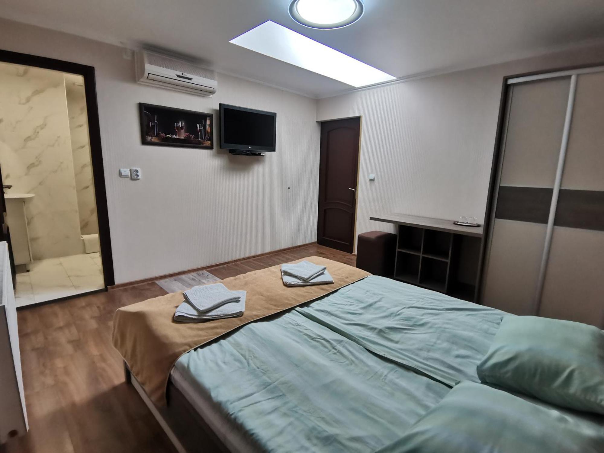 Three Aces Hotel Velyka Dobron Phòng bức ảnh