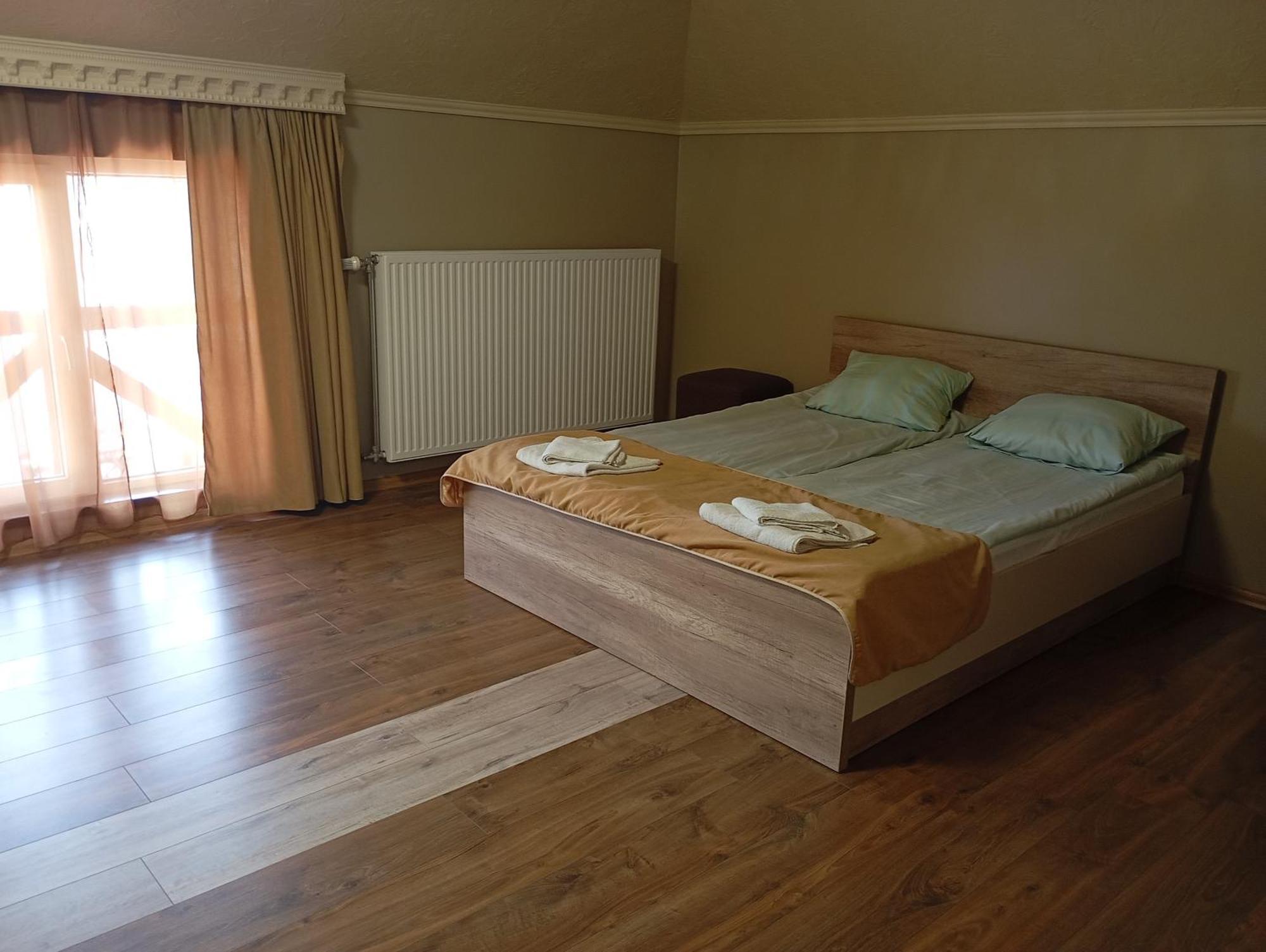 Three Aces Hotel Velyka Dobron Ngoại thất bức ảnh