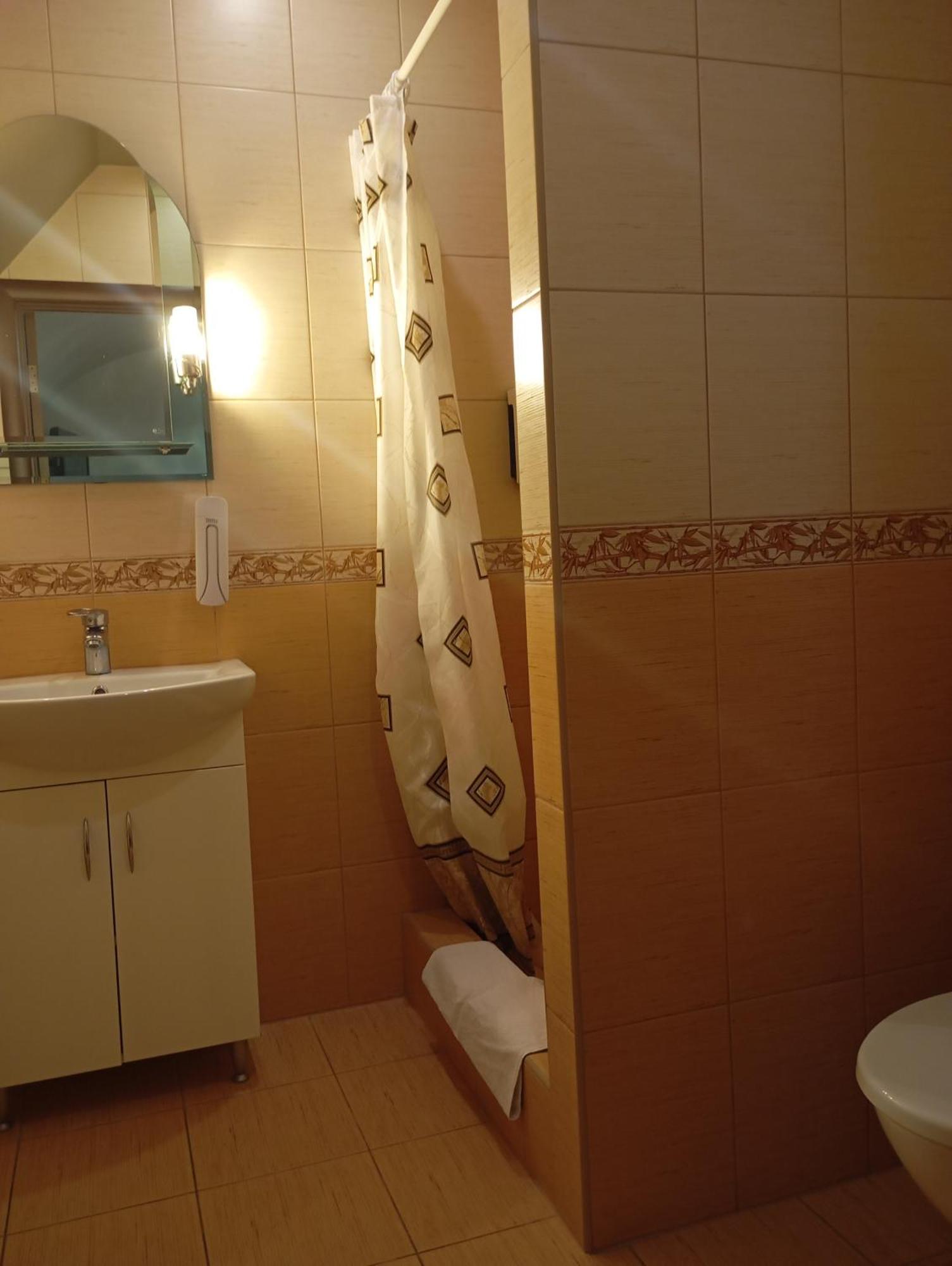 Three Aces Hotel Velyka Dobron Ngoại thất bức ảnh