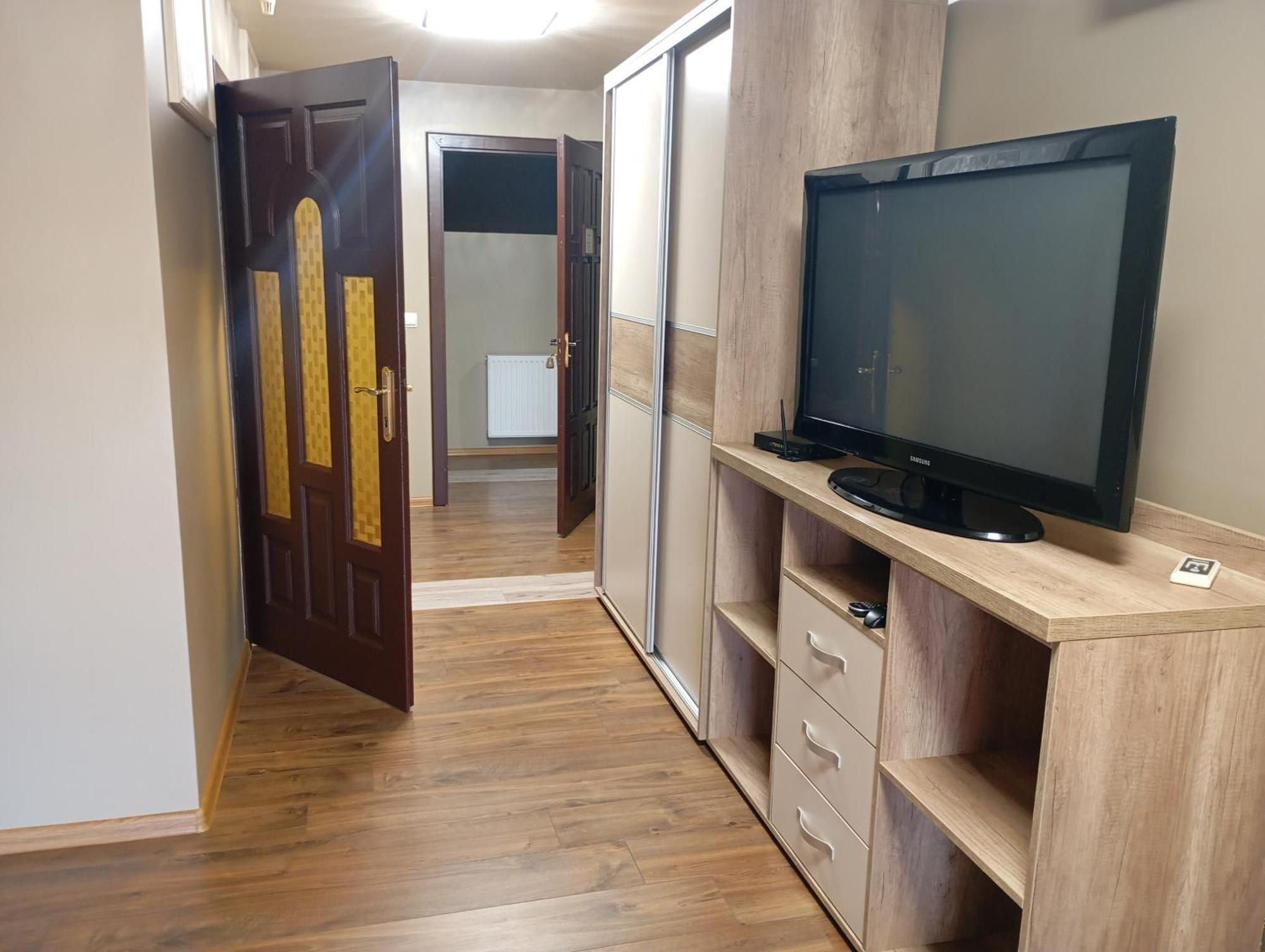 Three Aces Hotel Velyka Dobron Ngoại thất bức ảnh