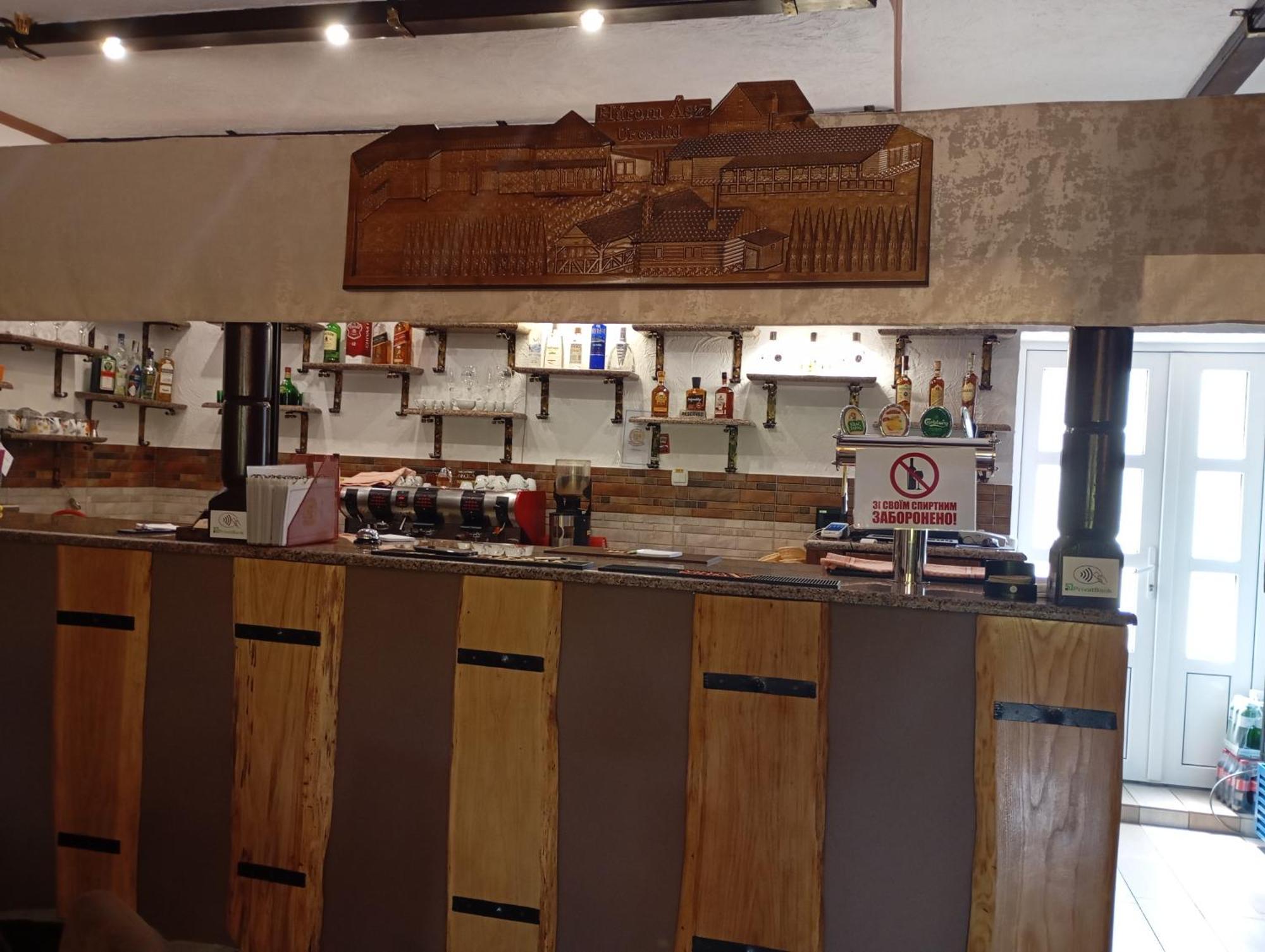 Three Aces Hotel Velyka Dobron Ngoại thất bức ảnh