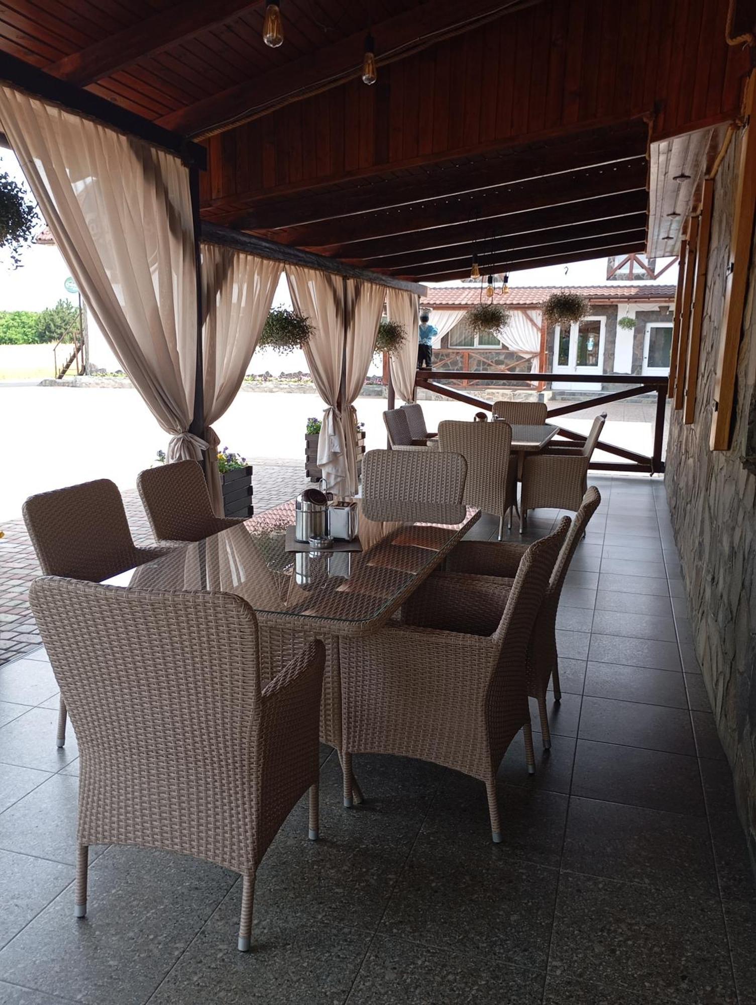 Three Aces Hotel Velyka Dobron Ngoại thất bức ảnh